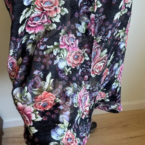 Victorias Secret Floral V-Neck Sleeveless Lace Tunic - Black with Pink Roses - Picture 5 of 5